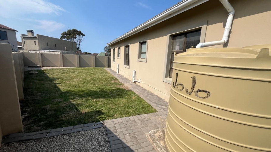 To Let 4 Bedroom Property for Rent in Fountains Estate Eastern Cape